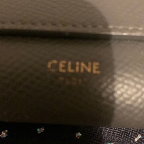 🥊 PRICE DROP
Authentic CELINE | LARGE FLAP WALLET IN GRAINED CALFSKIN GREY - Picture 6 of 14
